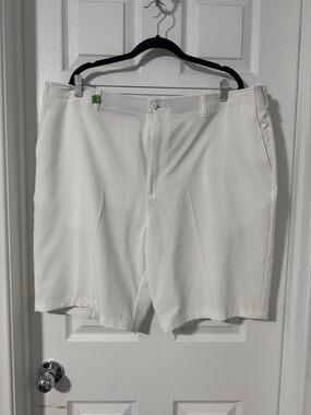 Hogan White Men's Flat-Front Golf Shorts